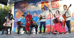 На лиманских вечёрках выступили гости из сёл Камышово и Караванное